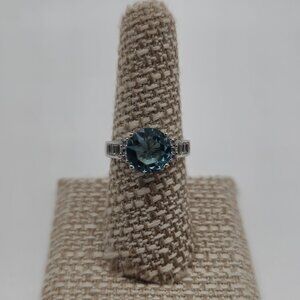 Size 8 Sterling Silver Brilliant Blue Cubic Zirconia Gem Ring A3003